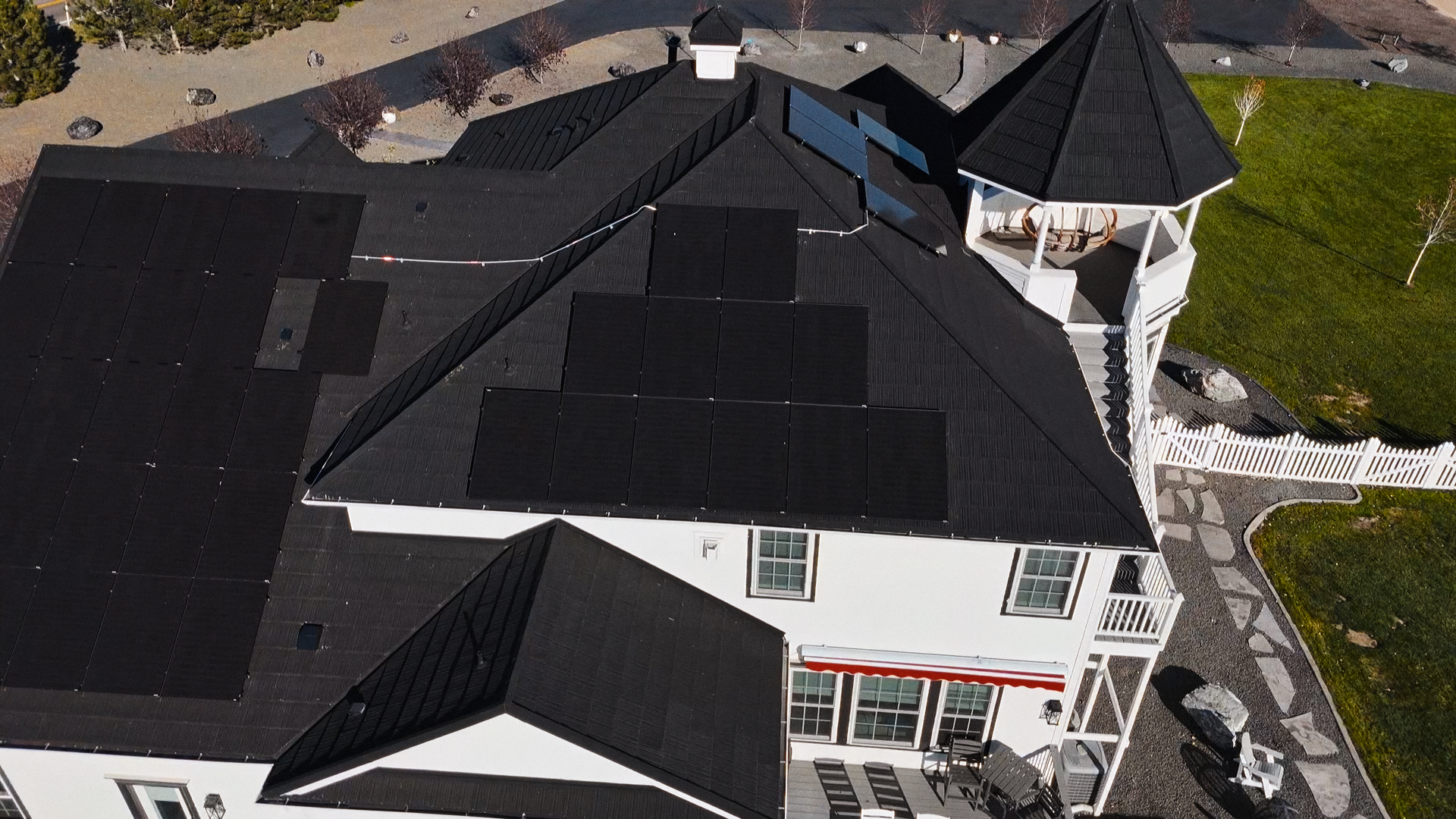 Full-roof solar design